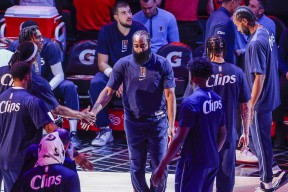 开云sports-包含里程碑夜！亚特兰大篮板制胜，全明星赛赛后刷纪录，底气十足，球队文化再被提及的词条-开云sports