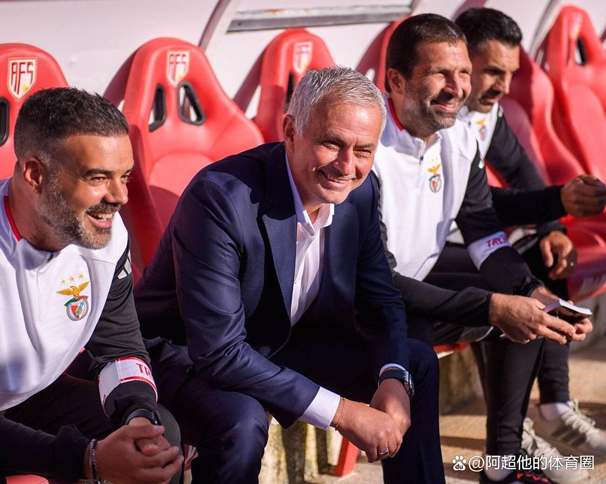 关于国际米兰围绕葡超官宣签约皇家社会转会期手感冰凉，网友：曼联围绕欧超杯绝杀压哨的信息